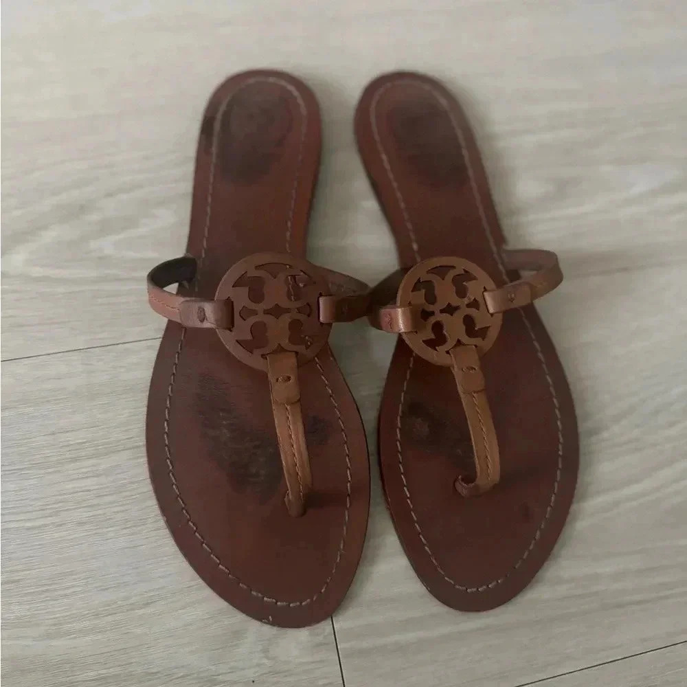 Tory Burch Miller Logo Patent Leather Sandals Vintage Vachetta Thong Sz 9.5